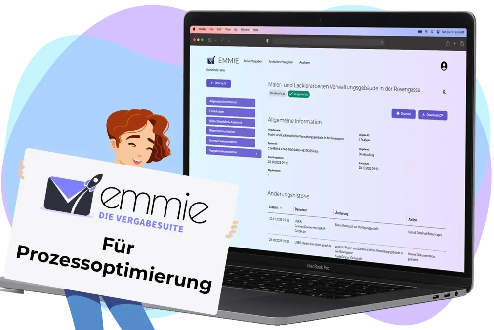 EMMIE-Figur und Logo links, Notebook mit EMMIE-Screenshot rechts.